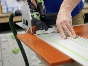Cắt tấm vật liệu theo kích thước yêu cầu test